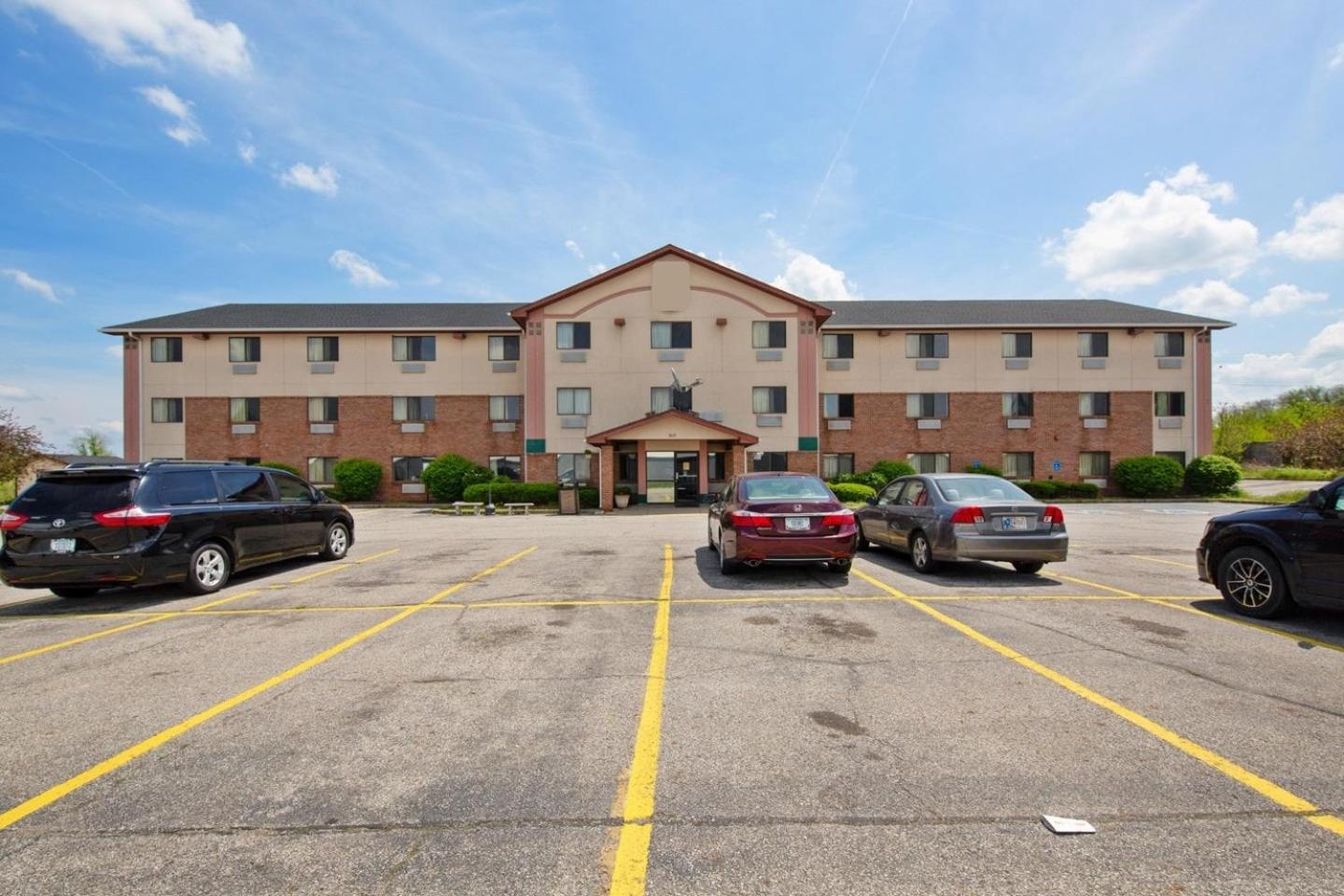 Oyo Hotel Portage I-94 Exterior photo