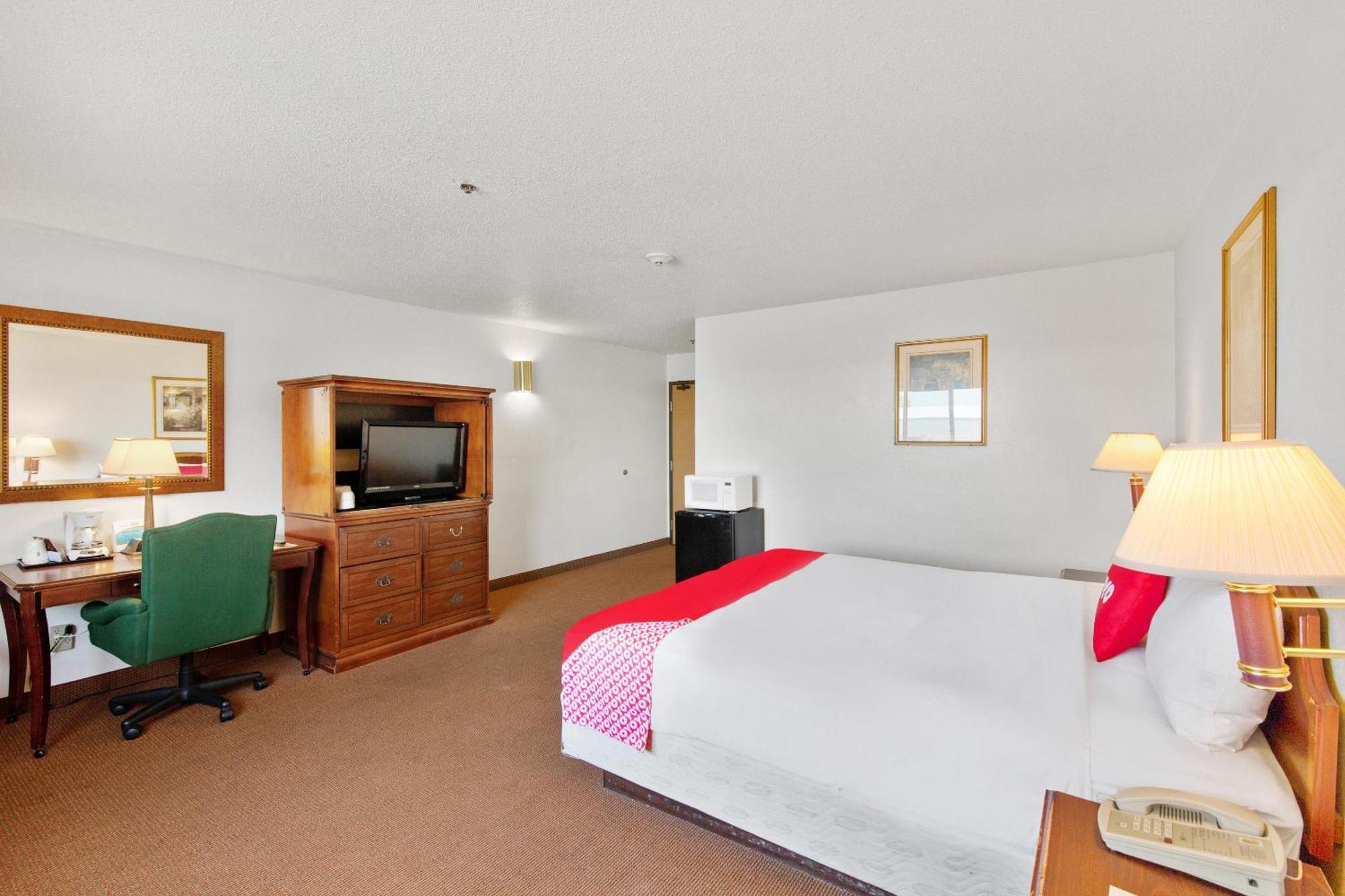 Oyo Hotel Portage I-94 Exterior photo